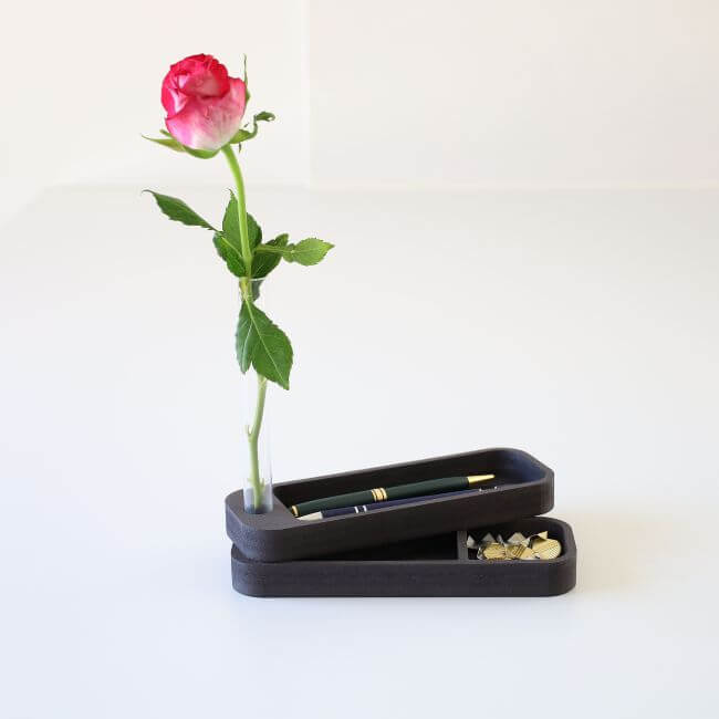 2-layer desk organizer tray with a bud vase: the trays are in the same position.