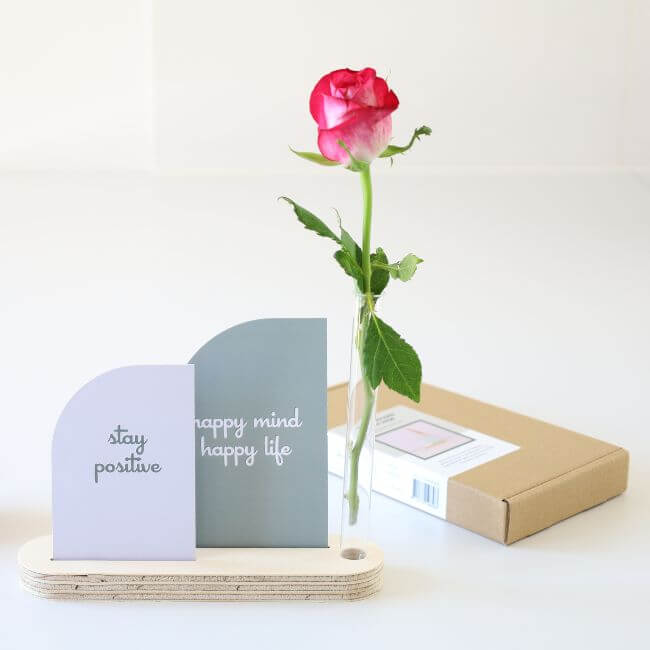 Quote Holder with Vase