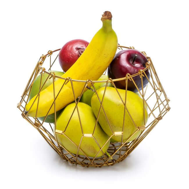Flexible gold wire fruit basket shaped like a bowl: view with fruits.